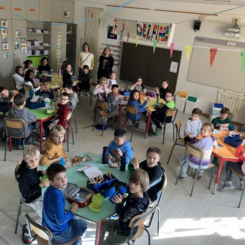 Die Kinder in der Klasse der Pandabären