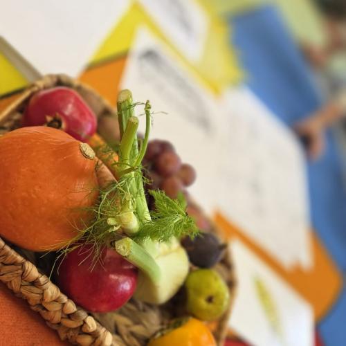 Verschiedene Obst und Gemüse Sorten zum Kennenlernen mit allen Sinnen 