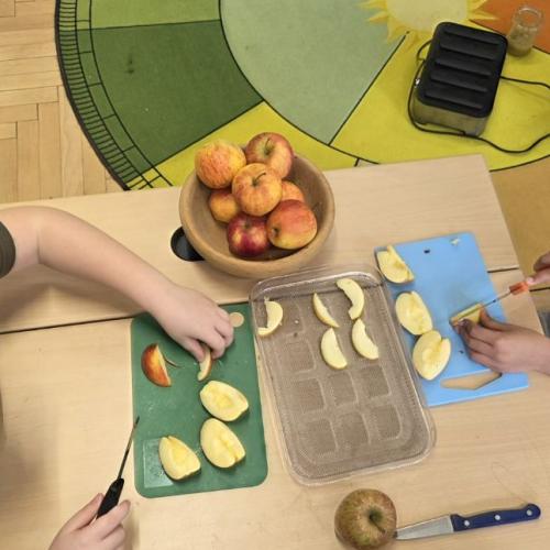 Conigli am Tag des Apfels 