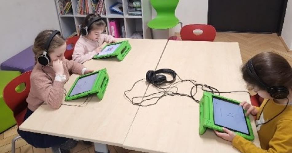 Kinder mit Ipad