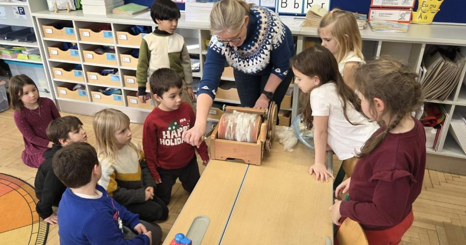 Die Conigli spinnen Wolle 