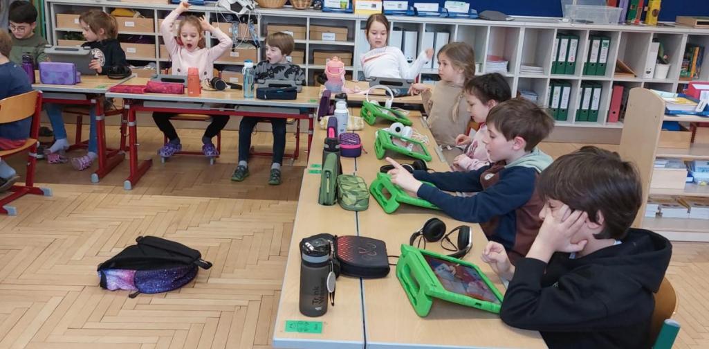 Die Raneklasse lernt "Calcularis" kennen.  Die Raneklasse lernt "Calcularis" kennen.